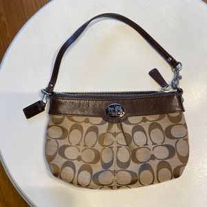 Vintage Coach clutch- never used